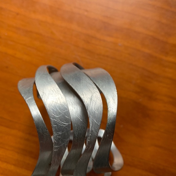 Wave cuff bracelet - Picture 5 of 7